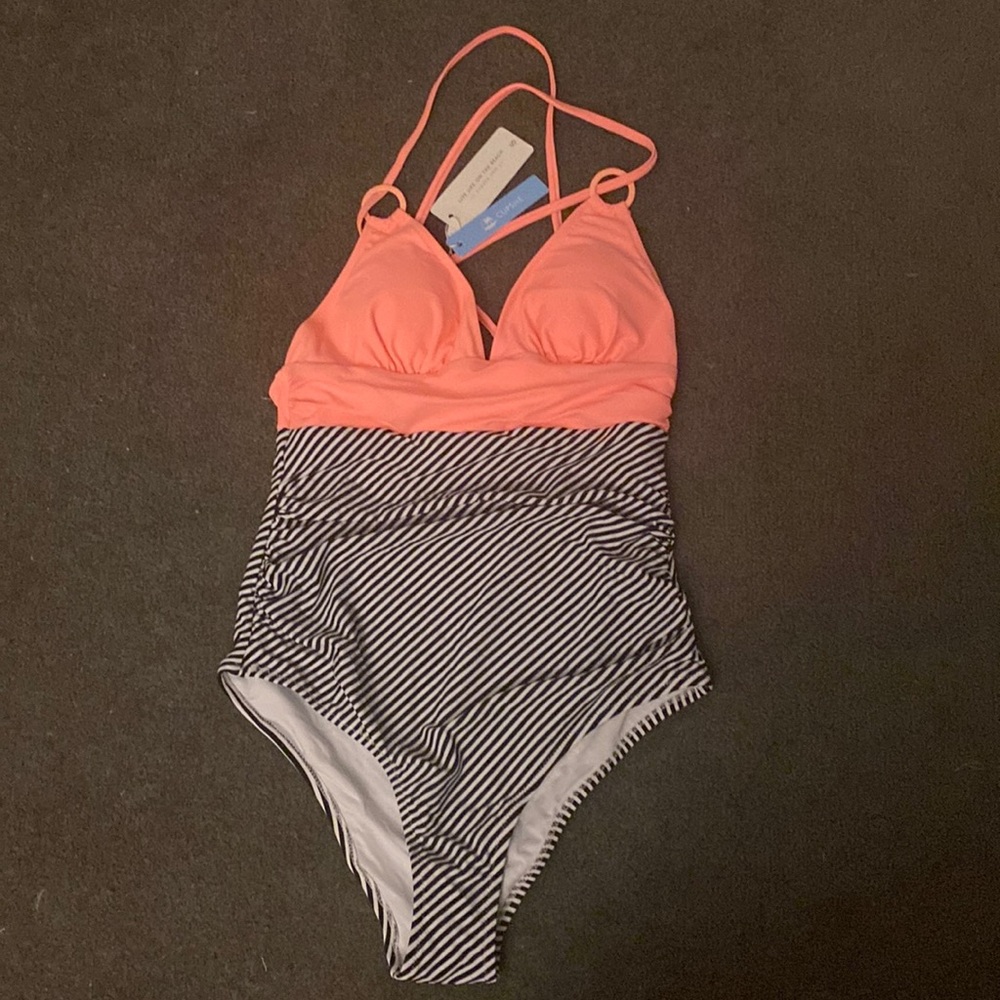 CUPSHE Women's Awesome Pattern O-Ring Criss-Cross One Piece Swimsuit - NWT, S